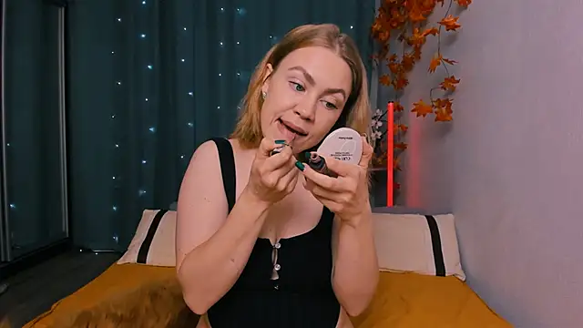 Snapshot of InsatiableFoxX chatting on September 2025 10:36:01 PM InsatiableFoxX online show from September 2025 10:36:01 PM