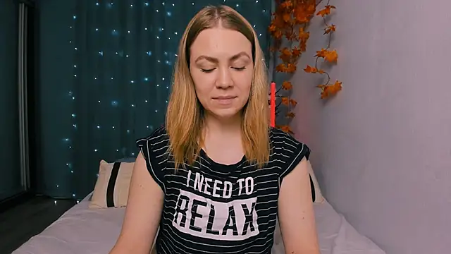 Snapshot of InsatiableFoxX chatting on November 2025 07:05:01 PM InsatiableFoxX online show from November 2025 07:05:01 PM