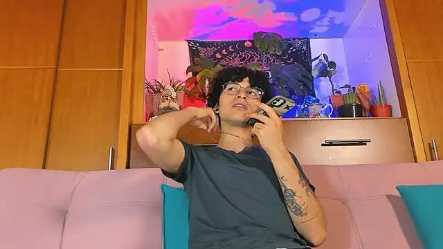 zephyros590 online show from September 2025 12:13:02 AM