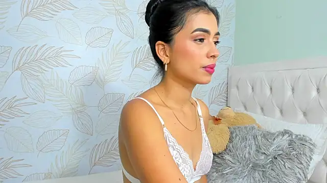 TianaReedd online show from December 2024 01:00:01 PM