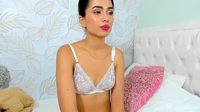 TianaReedd online show from December 2024 04:06:01 PM