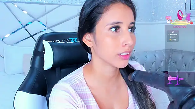 VICTORIA HOUSTON online show from December 2025 03:28:02 PM