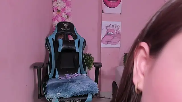 Bella Manson  online show from September 2025 05:27:01 PM