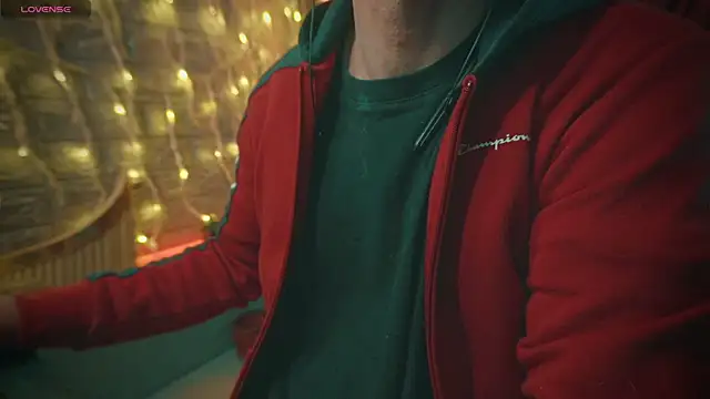 Snapshot of alex-volo chatting on December 2024 03:44:01 AM alex-volo online show from December 2024 03:44:01 AM