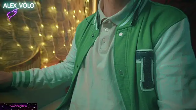 Snapshot of alex-volo chatting on December 2024 01:58:02 AM alex-volo online show from December 2024 01:58:02 AM