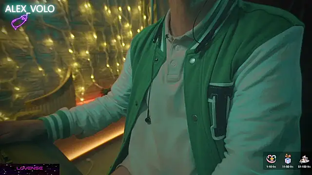 Snapshot of alex-volo chatting on January 2025 04:04:01 AM alex-volo online show from January 2025 04:04:01 AM