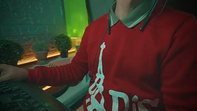 Snapshot of alex-volo chatting on January 2025 04:26:01 PM alex-volo online show from January 2025 04:26:01 PM