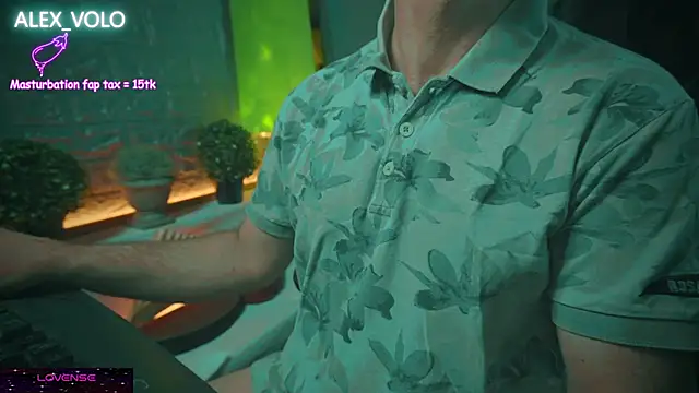 Snapshot of alex-volo chatting on January 2025 10:18:01 PM alex-volo online show from January 2025 10:18:01 PM