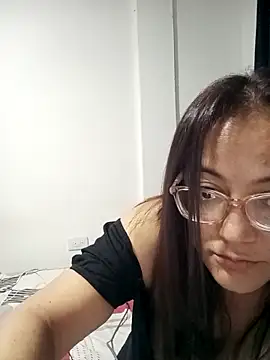 skarleth001 online show from February 2025 05:11:02 AM