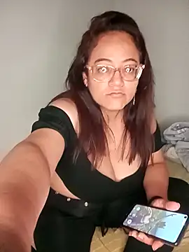 skarleth001 online show from February 2025 04:47:01 AM