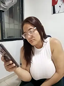 skarleth001 online show from March 2025 08:08:01 AM