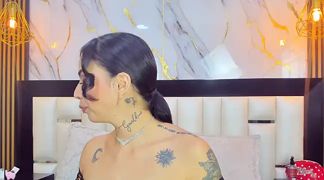 GiahDaniels online show from December 2024 05:05:02 AM