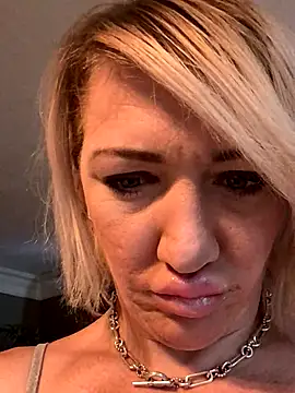 camdanz777 online show from September 2025 04:20:02 PM