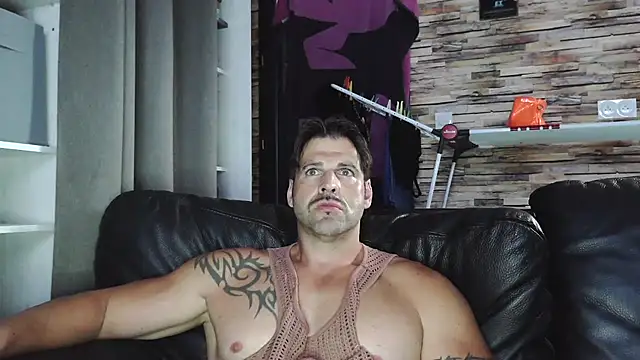 Snapshot of XxBigboybandxX chatting on September 2025 05:23:01 PM XxBigboybandxX online show from September 2025 05:23:01 PM