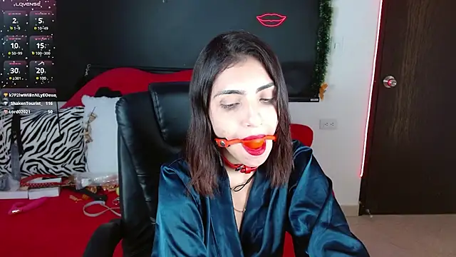 Carolaine69  online show from December 2024 09:26:02 PM