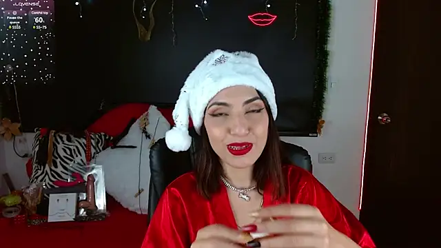 Carolaine69  online show from December 2024 02:06:02 PM