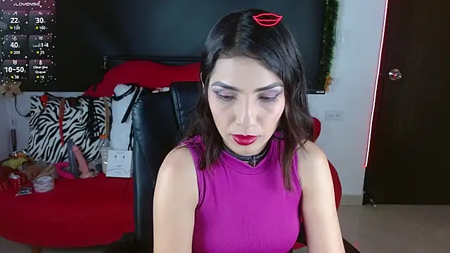 Carolaine69  online show from December 2024 02:28:01 PM