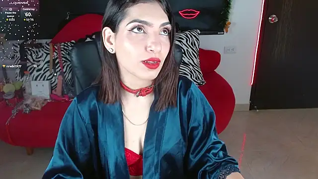 Carolaine69  online show from December 2024 02:07:01 PM