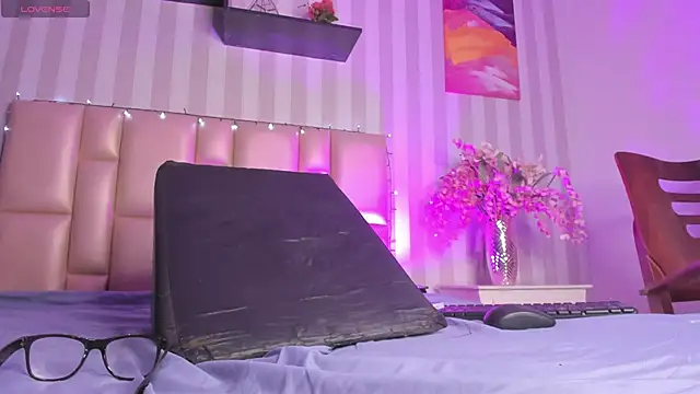 vayoleen online show from December 2024 09:09:01 PM