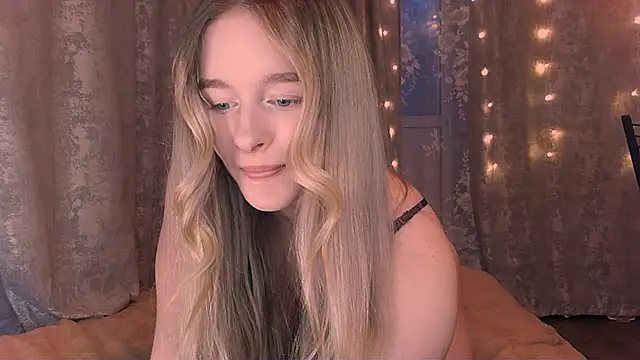 Snapshot of Eva_Jaya chatting on December 2024 01:11:02 PM Eva Jaya online show from December 2024 01:11:02 PM
