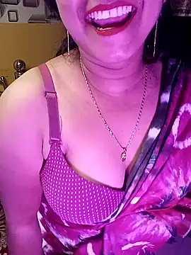 Snapshot of ella_mariya chatting on December 2024 05:53:02 PM ella mariya online show from December 2024 05:53:02 PM