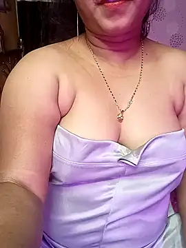 Snapshot of ella_mariya chatting on December 2024 05:40:02 PM ella mariya online show from December 2024 05:40:02 PM