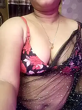 Snapshot of ella_mariya chatting on December 2024 04:19:02 PM ella mariya online show from December 2024 04:19:02 PM
