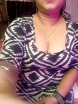 Snapshot of ella_mariya chatting on January 2025 06:06:01 PM ella mariya online show from January 2025 06:06:01 PM