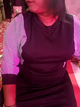 Snapshot of ella_mariya chatting on January 2025 06:14:02 PM ella mariya online show from January 2025 06:14:02 PM