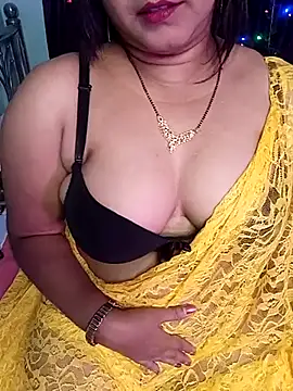 Snapshot of ella_mariya chatting on February 2025 05:18:02 PM ella mariya online show from February 2025 05:18:02 PM