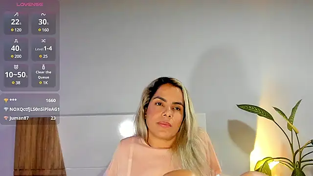 Snapshot of ClaraMariaMon chatting on December 2024 10:09:01 PM ClaraMariaMon online show from December 2024 10:09:01 PM