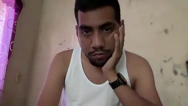 EnriquePersian197 online show from December 2024 06:52:01 PM