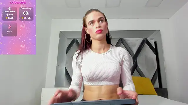 brittany smithh online show from December 2024 02:12:01 PM