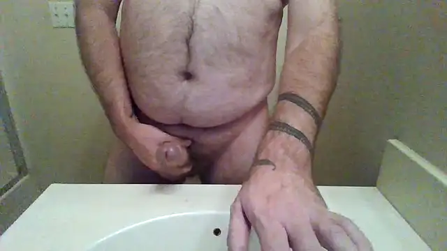 WatchinU82 online show from November 2025 05:32:02 AM