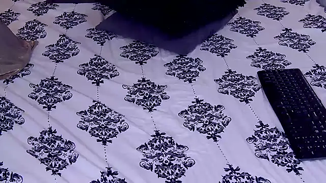 MinnieDrew online show from December 2024 08:04:02 PM