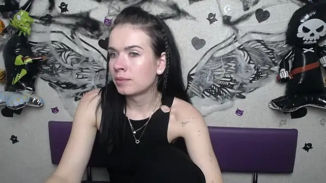 JasmineKouch online show from November 2025 06:21:01 PM