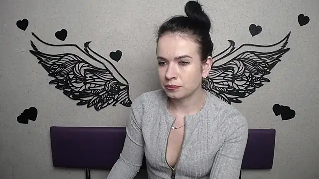 JasmineKouch online show from December 2025 06:26:01 PM