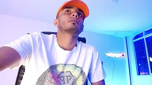 crosnosCarter online show from February 2025 02:50:02 AM