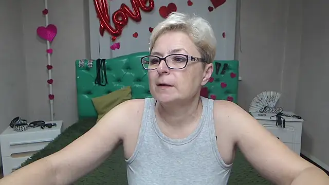 EmiliaGree online show from October 2025 05:06:01 AM