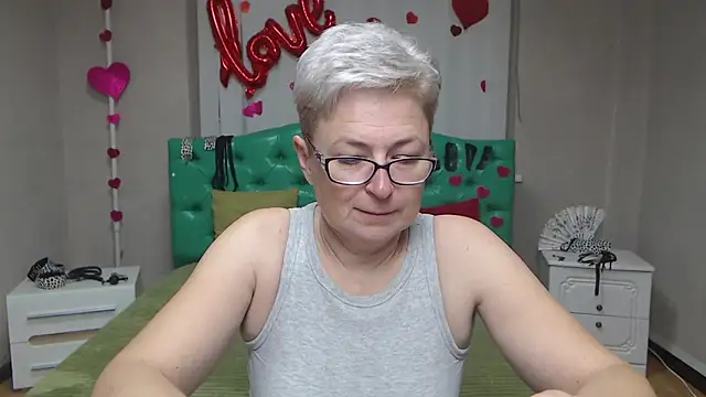 EmiliaGree online show from October 2025 05:10:02 AM