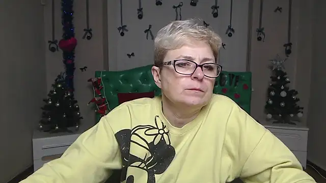 EmiliaGree online show from December 2025 06:01:02 PM