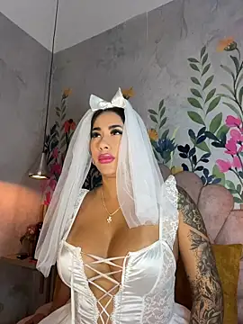 kiim taaylor online show from October 2025 07:25:02 PM