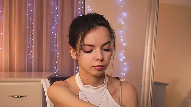 Snapshot of TrudyCarey chatting on January 2025 02:15:01 PM TrudyCarey online show from January 2025 02:15:01 PM