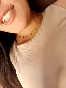 Snapshot of im_here- chatting on February 2025 11:43:02 PM im here- online show from February 2025 11:43:02 PM