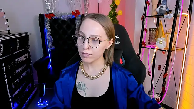 AphexQueen online show from December 2024 04:09:01 PM