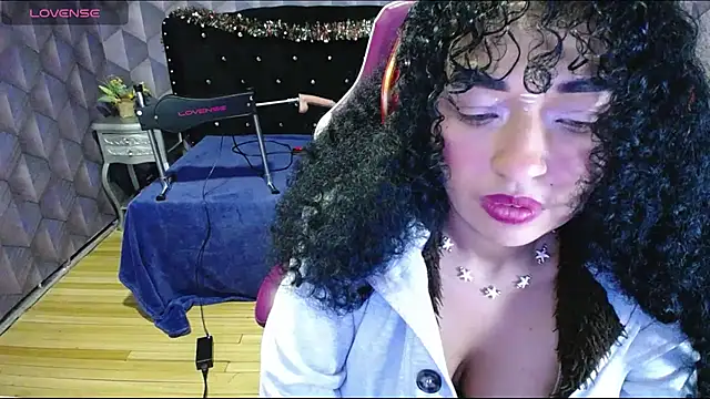 Sofiacowperx online show from December 2024 07:11:02 PM