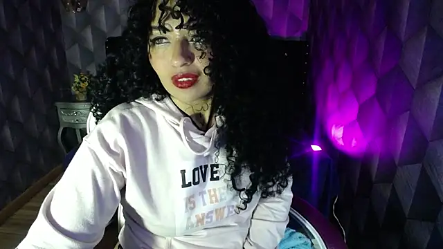 Sofiacowperx online show from February 2025 10:48:01 AM