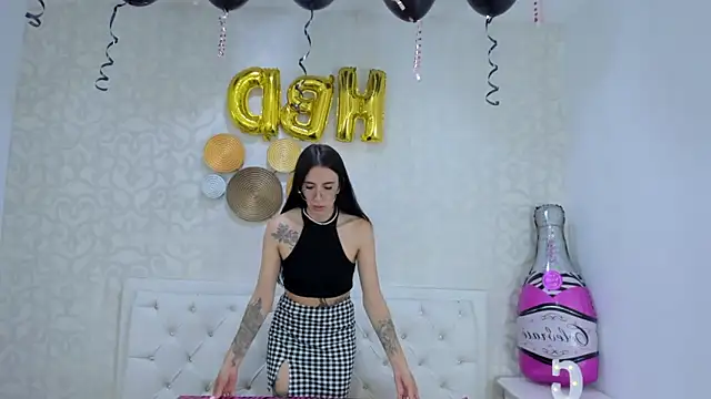 Clarisse28 online show from December 2024 07:42:01 PM
