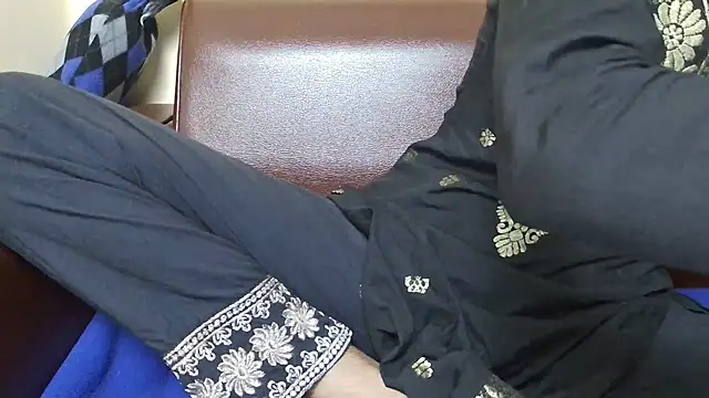 Srabontii online show from November 2025 10:48:01 AM