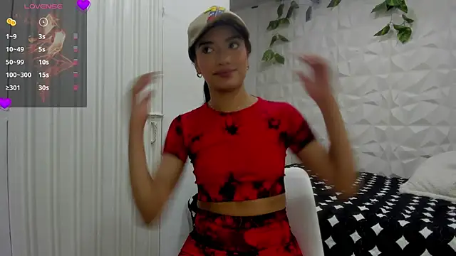 Alina Argi online show from February 2025 01:26:02 PM